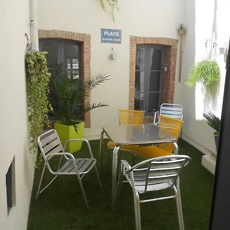 Le Bokeh - Face A La Cite Medievale Καρκασόν