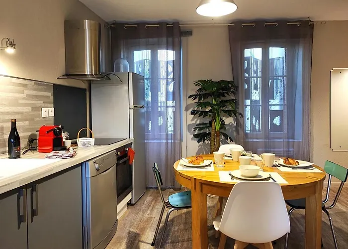 Le Bokeh - Face A La Cite Medievale *