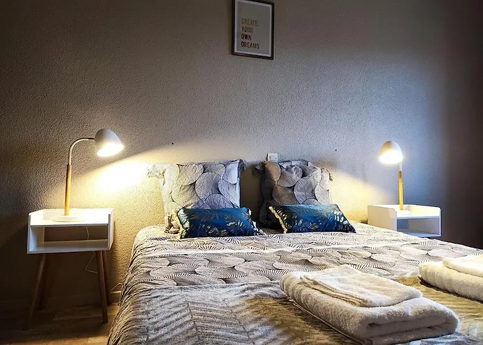 Le Bokeh - Face A La Cite Medievale